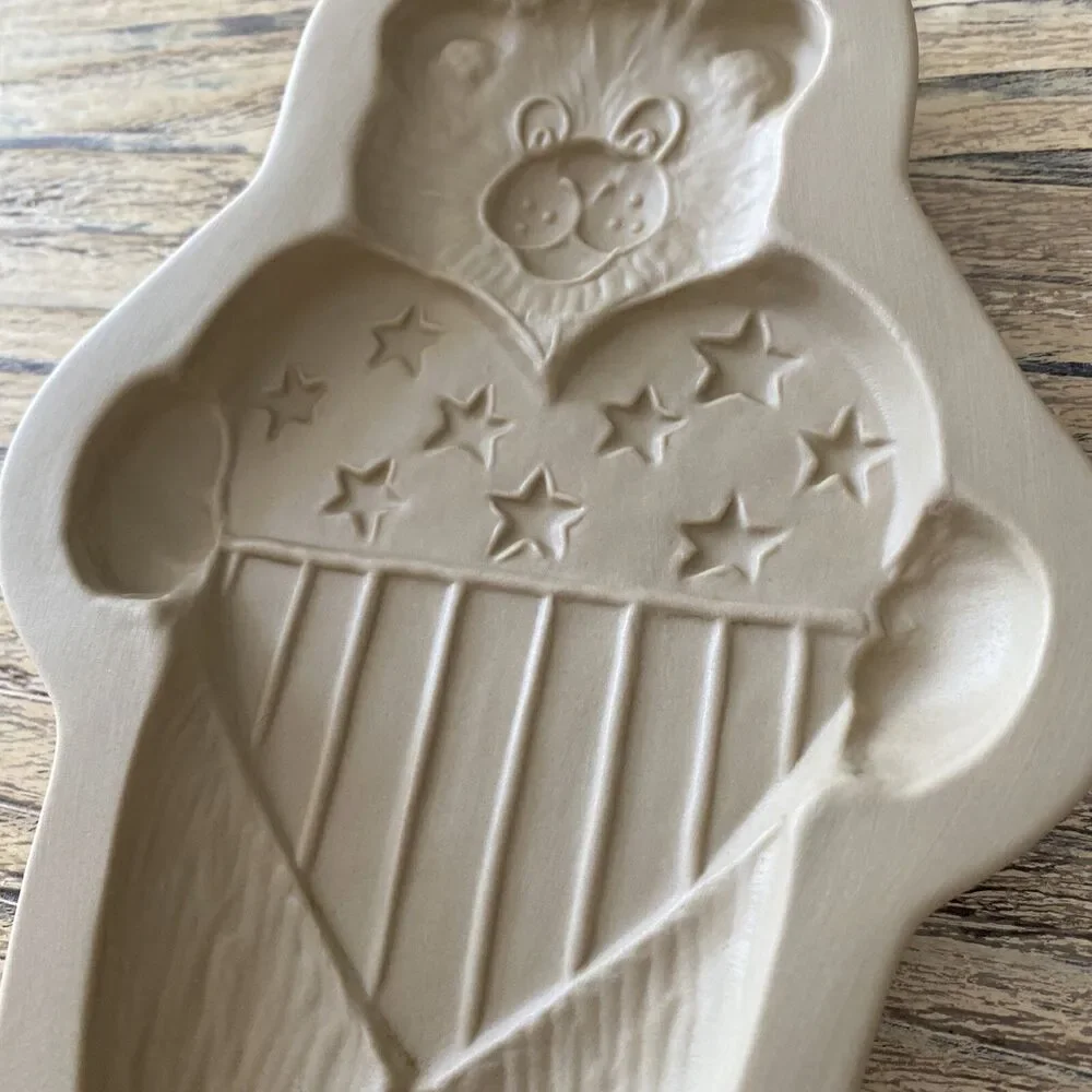 Brown Bag Cookie Mold Patriotic Bear Heart 1995 Ceramic Clay Stoneware Vintage